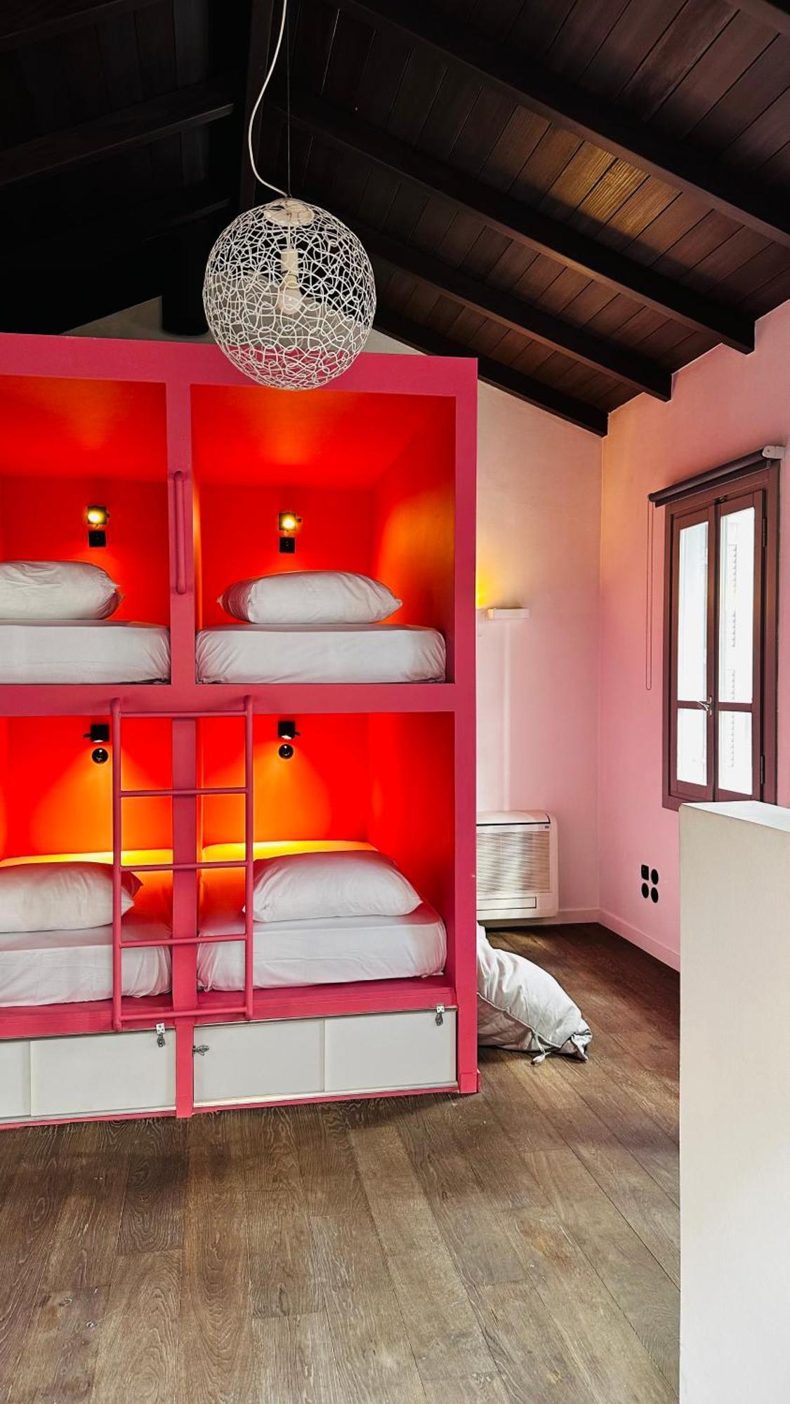Pink Mango Hostel Athén Kültér fotó